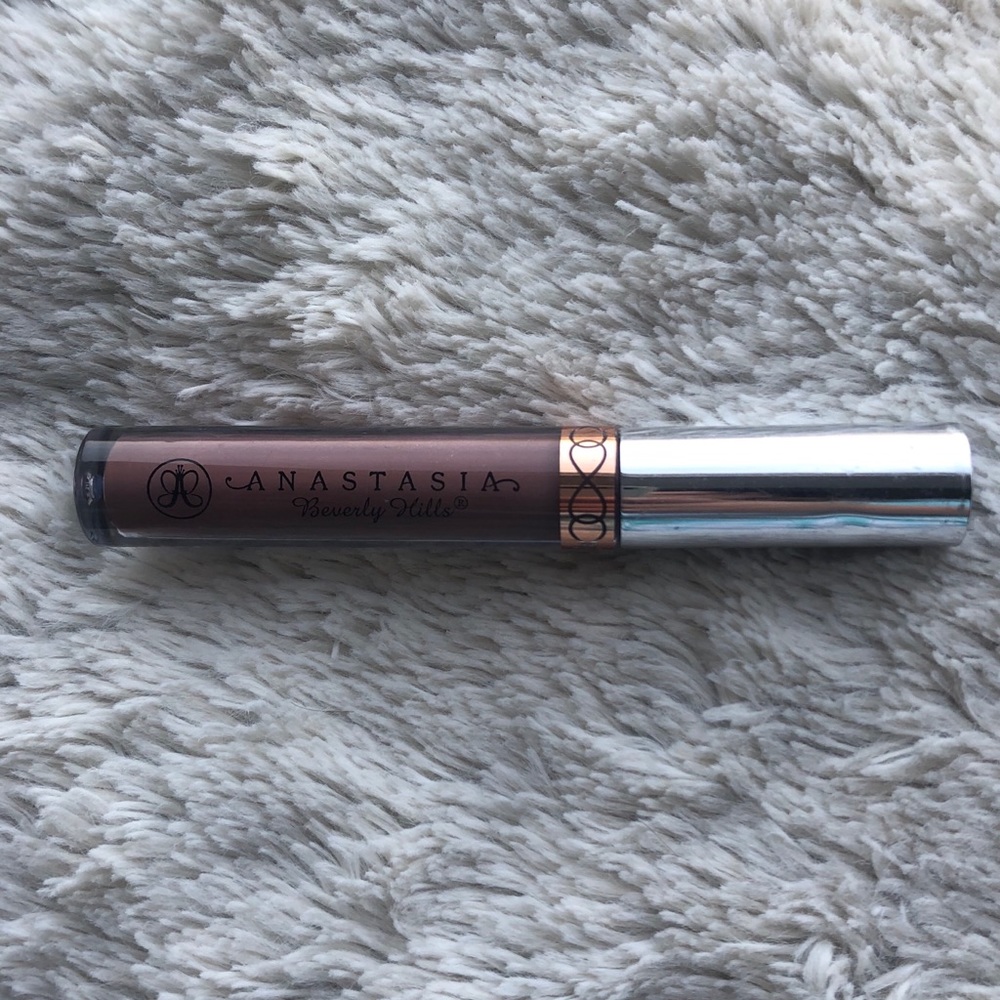 Sepia Liquid Lipstick